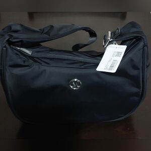 Lululemon mini shoulder bag 4L